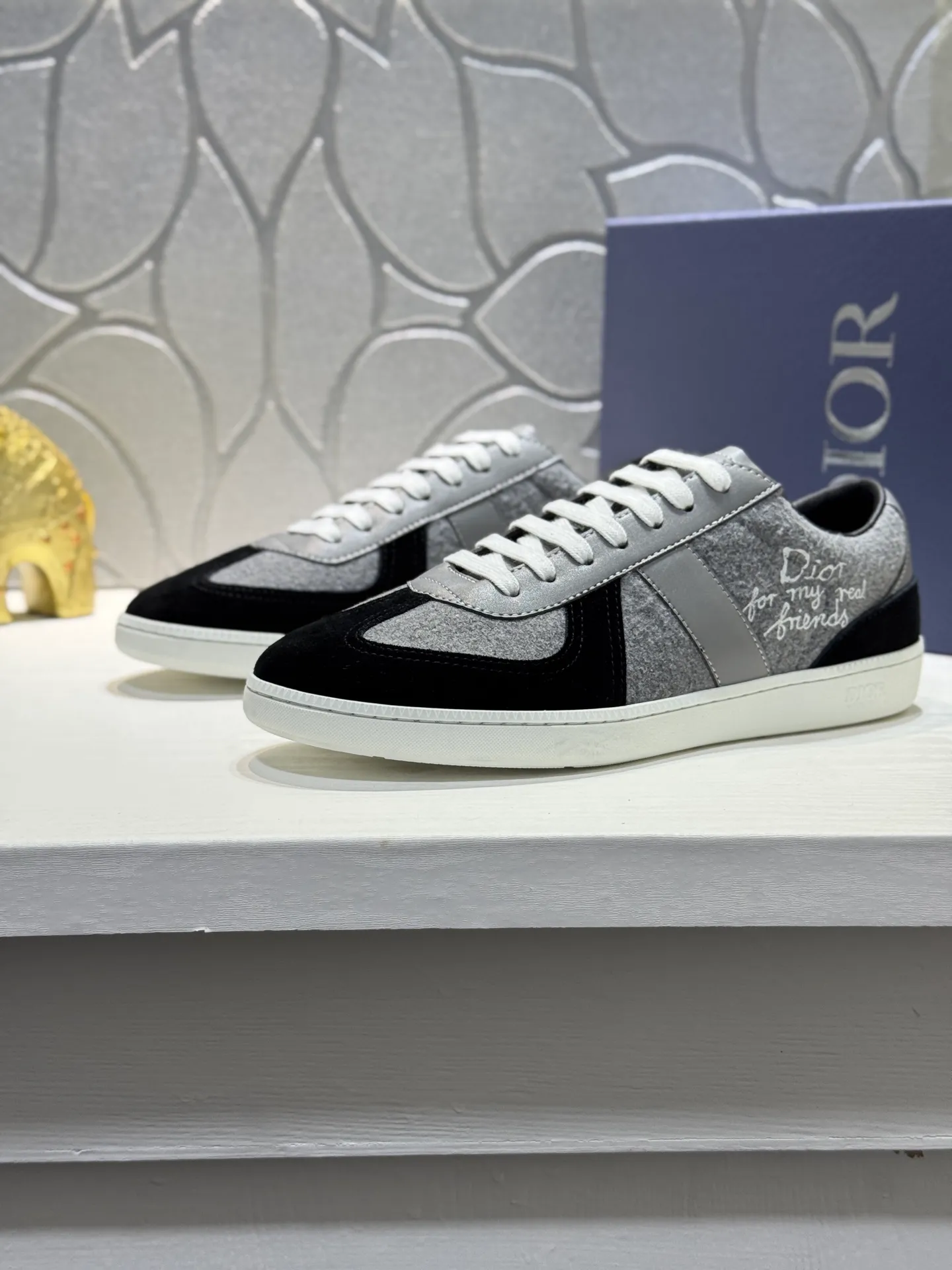 Men's shoes 💰400 [New style] 🎠🎠Dior🔍Top purchasing agent🇮🇹Di's hot model super popular sneakers are synchronized with the new product counters. The uppers are made of original Italian imported cowhide. The logo graphics are perfectly reproduced with complex craftsmanship necessary for fashionistas. The lining of imported soft sheepskin Sole: The original sole is specially provided by the original factory. The exclusive movable molded sole is super comfortable. The original factory follows the order. 🔍🔍Multiple colors are available. You can enter and exit the counter at will. Welcome to compare. A must-have for trendy men. Code number: 38-44 (45 customized